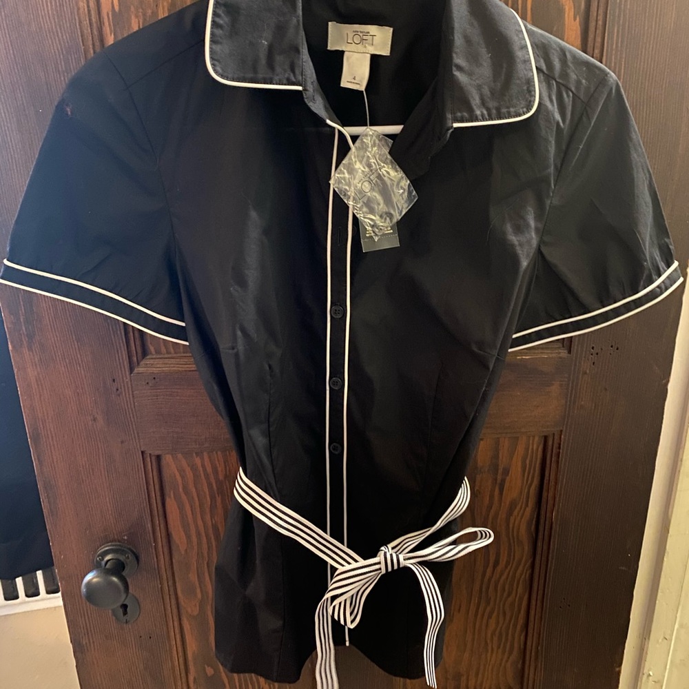 Loft Cute top with ribbon belt